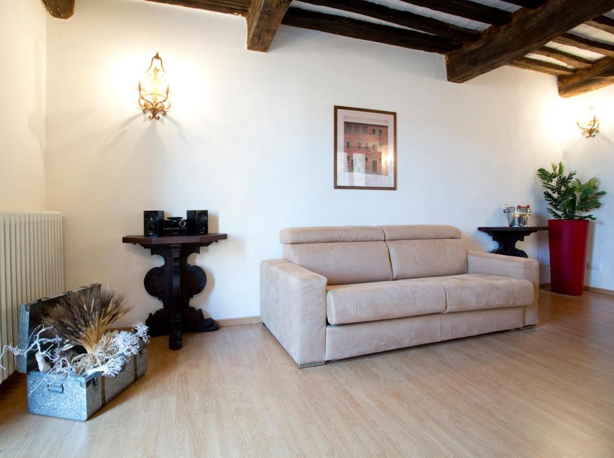 Palazzo Piccolomini Apartamento *